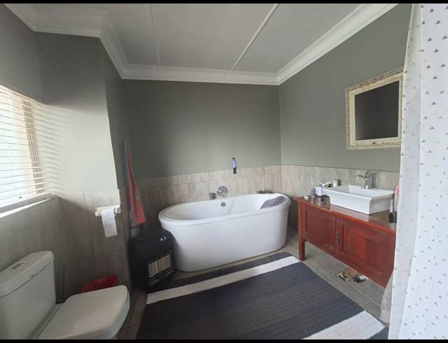4 BEDROOM HOUSE FOR SALE IN MEYERTON CENTRAL